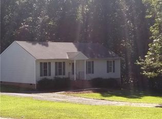 1607 Davis Ln, Hopewell, VA 23860