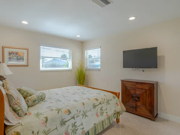 4 Wisteria Dr, Ormond Beach, FL 32176