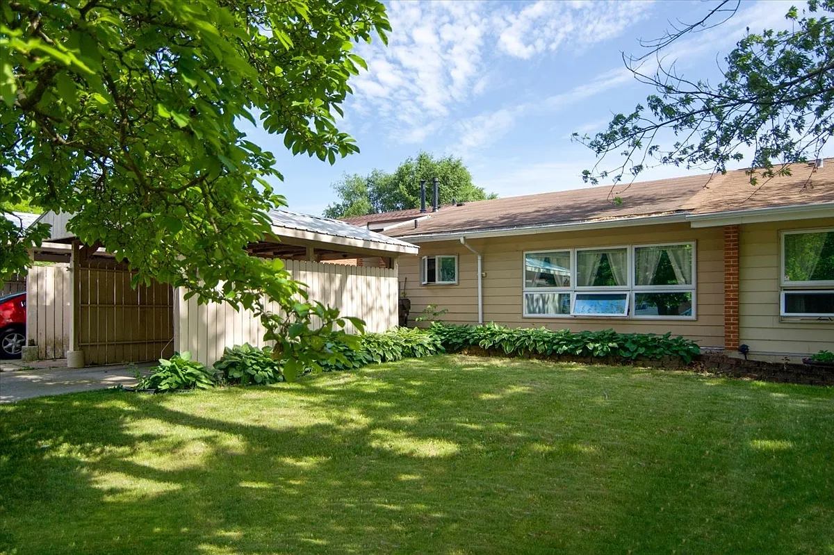 1514 Fairway Dr photo 1
