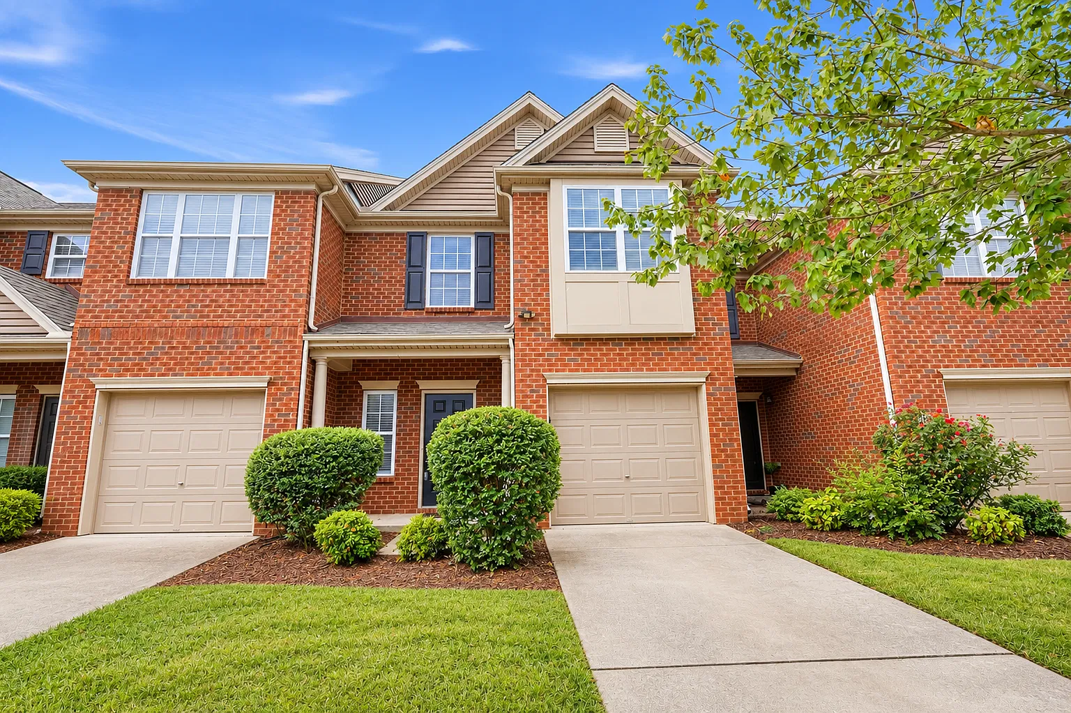 3 bed, 2.5 bath, 1724 sqft, $2,775 — Photo 1