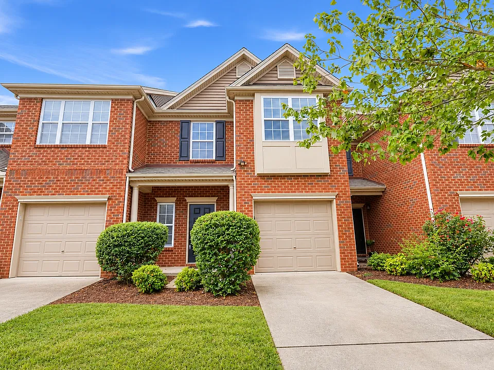 8113 Valley Oak Dr