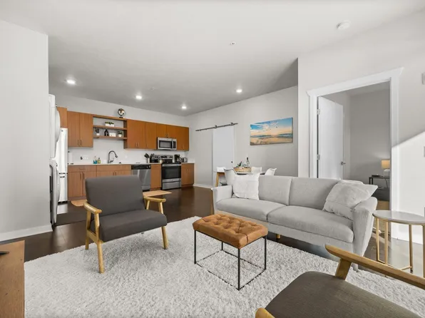 630 S Garfield Ave #316, Traverse City, MI 49686