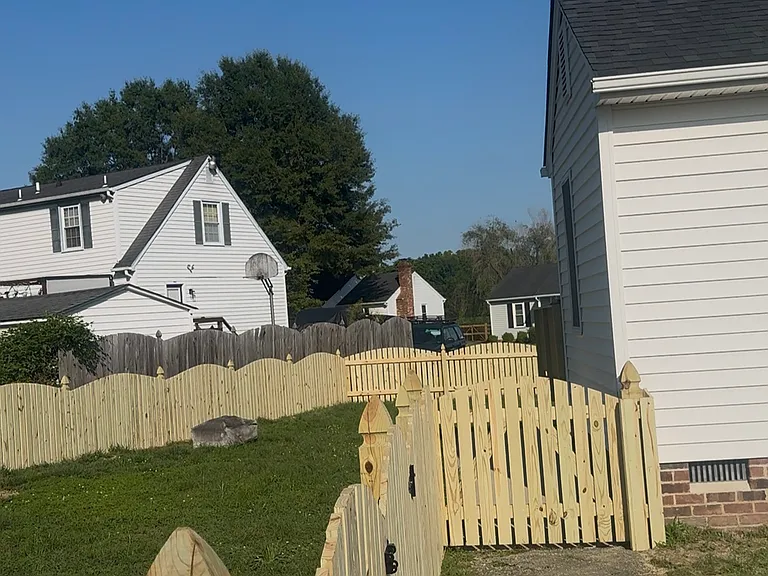 6350 Chenault Way — Photo 3