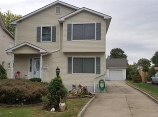 111 Thompson St, Raritan, NJ 08869