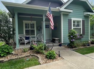 933 SW Redbuck Cir, Lees Summit, MO 64081