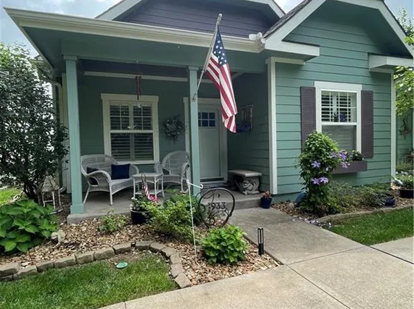 933 SW Redbuck Cir, Lees Summit, MO 64081