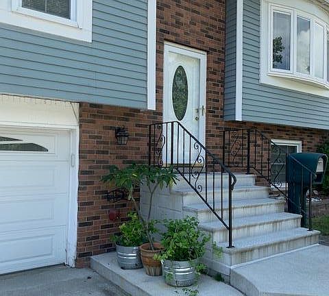 2nd image of 226 W Campbell St