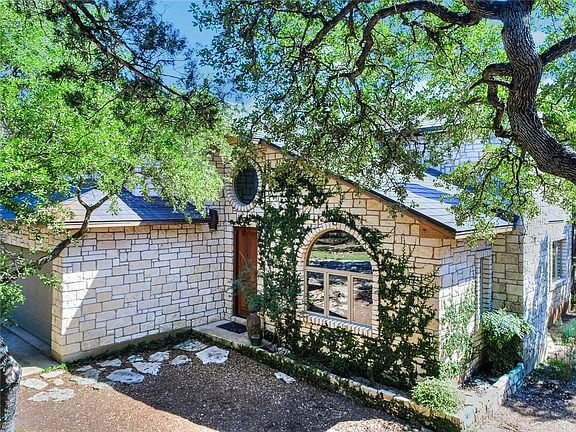 2nd image of 760 Enchanted Oak Dr