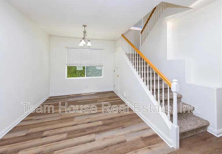 25620 Wordsworth Ln — Photo 5