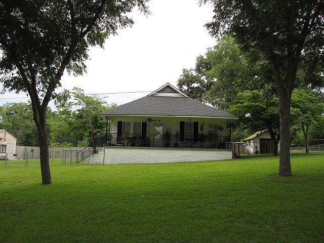 1st image of 8 Three Lakes Dr