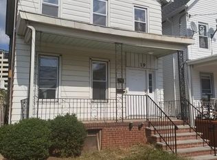 19 Louis St, New Brunswick, NJ 08901
