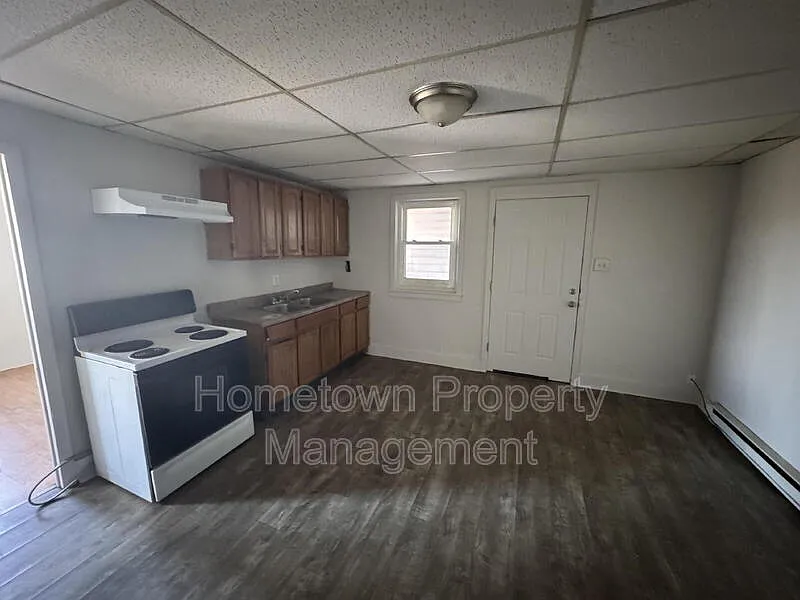 Building Photo - 663 E Market St #663-5