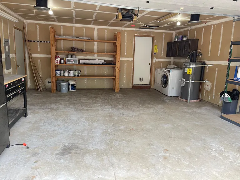 1315 NE 9th Way — Photo 8