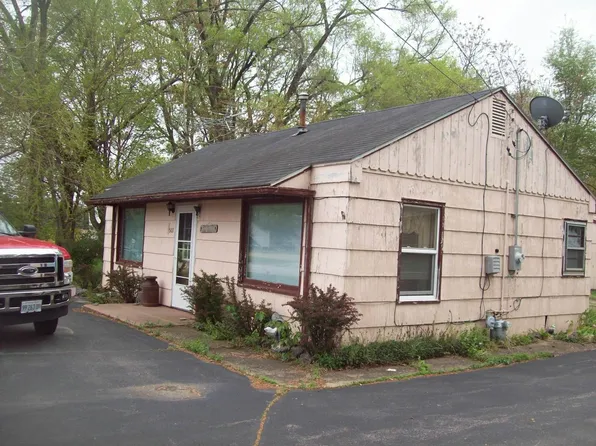 503 W North St, Walnut, IL 61376