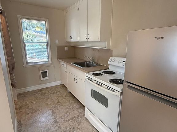 3rd image of 3904-3906 E 14th St #V-3906