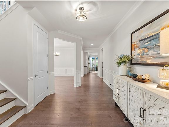 4th image of 5028 Whitemarsh Ct