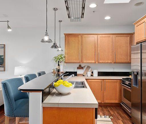 2nd image of 410 NE 70th St APT 604