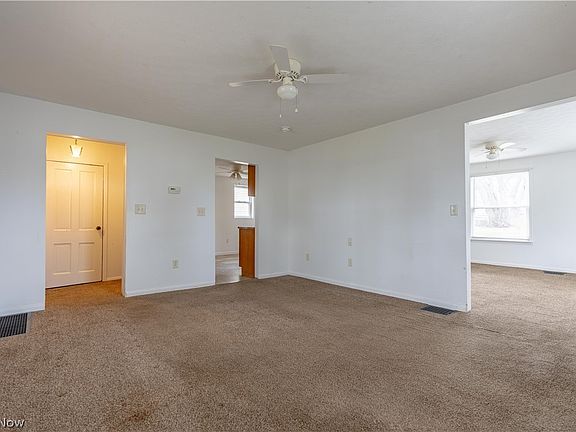 5th image of 1841 S Freedom Ave