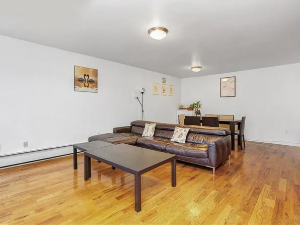 126 Bay 43 St #2B, Brooklyn, NY 11214