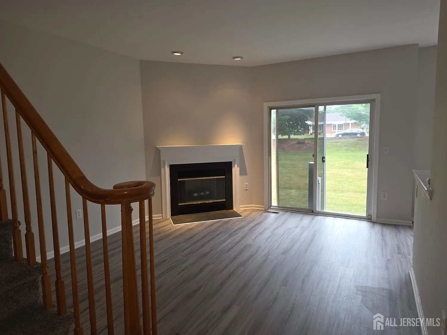 3 bed, 2.5 bath, $3,500 — Photo 2