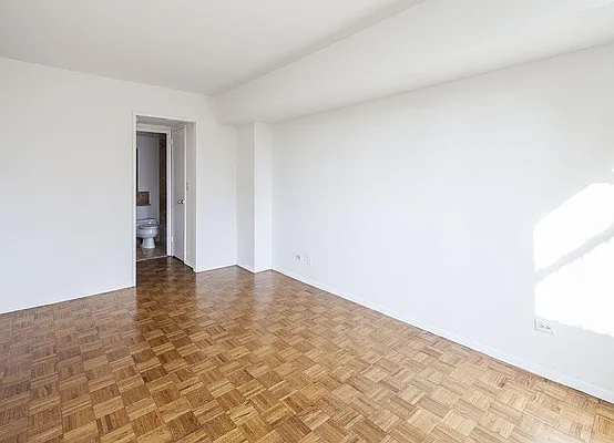 Rented by Warburg | media 18