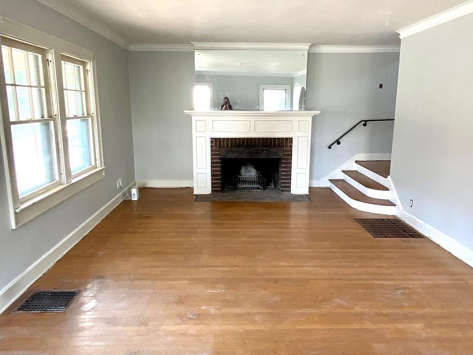 1st image of 531 E 52nd St