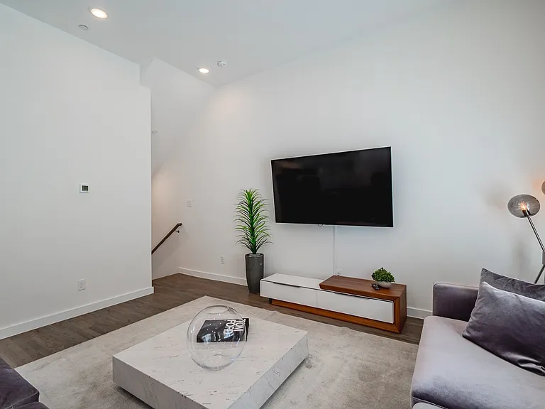 5002 San Jacinto St #106 — Photo 13