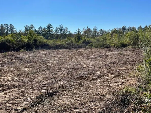 5 River Rd, Columbia, MS 39429