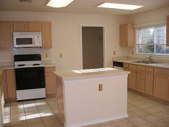 5th image of 10103 Garnet Point