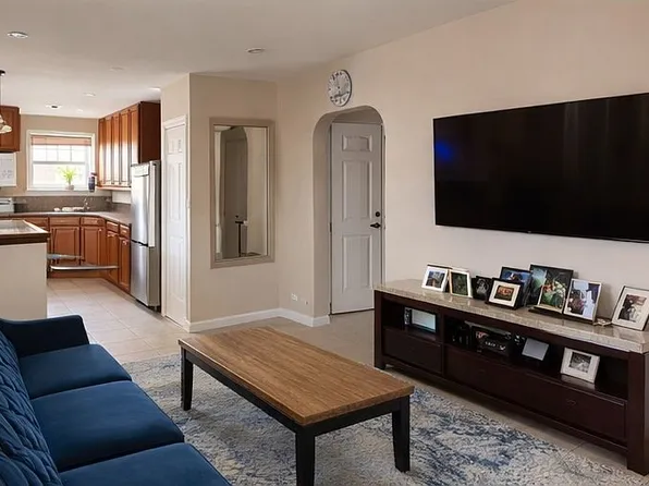 26067 75th Ave, Glen Oaks, NY 11004