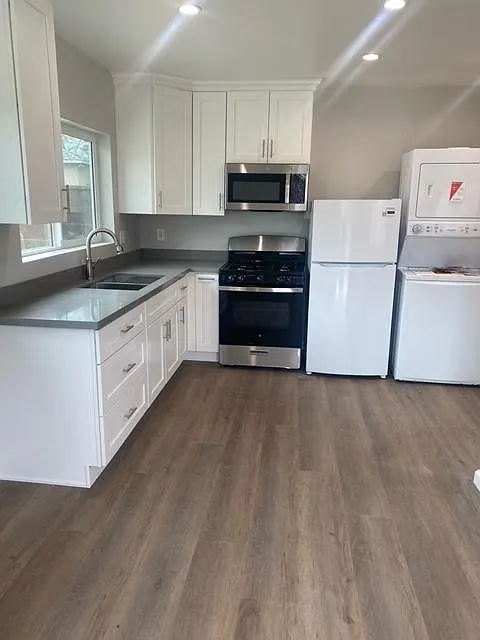 1 bed, 400 sqft, $1,500 — Photo 2