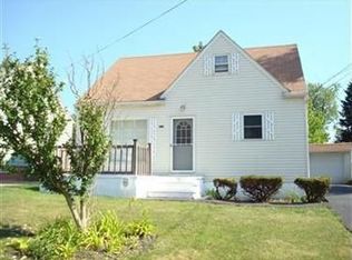 16716 Raymond St, Maple Heights, OH 44137