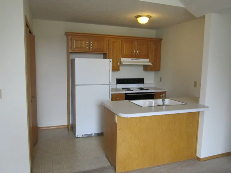 3406 W Montclair Ct — Photo 2