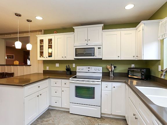 4th image of 2755 E Diana Ave