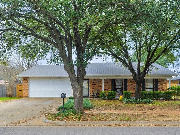 3rd image of 2609 Southcrest Dr