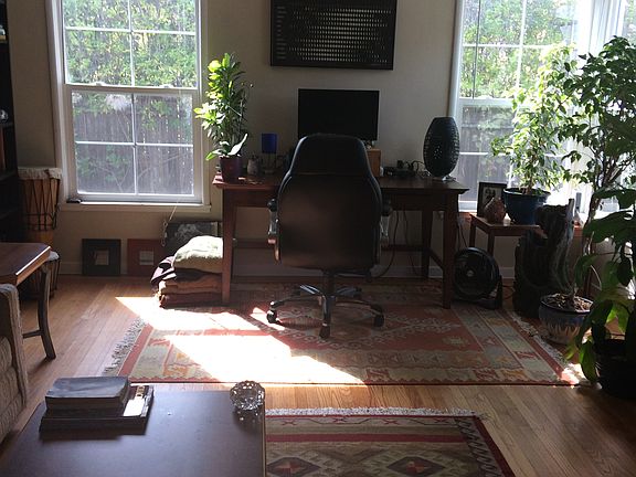 3rd image of 428 N San Mateo Dr