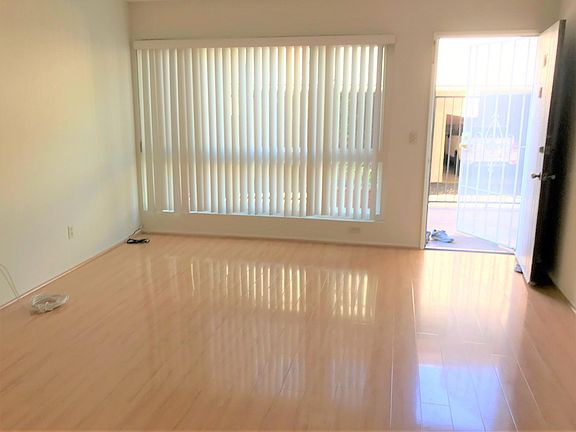 2nd image of 1439 E Wilson Ave #106