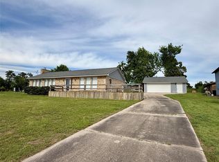 337 W Cattle Dr, Onalaska, TX 77360