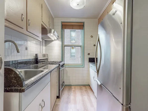 2285 Bragg Street image 6 of 15