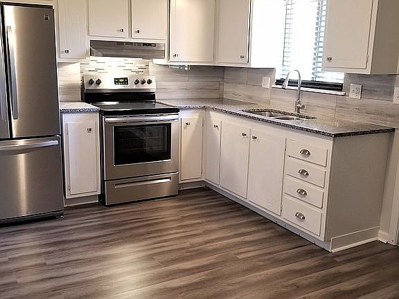 4th image of 7217 Montana Ave
