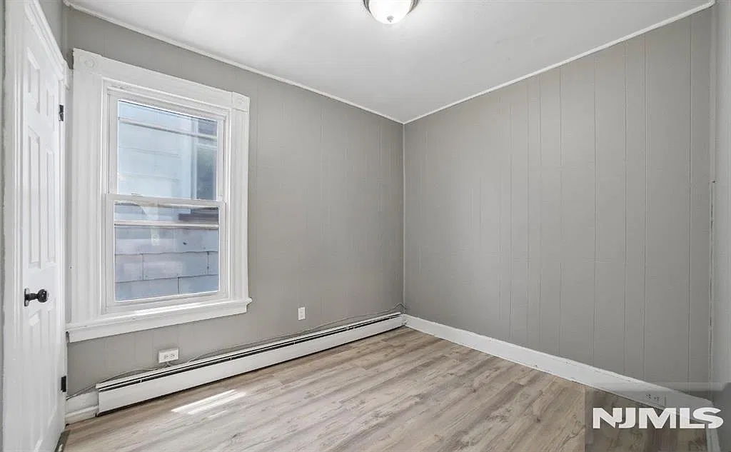 3 bed, 1.0 bath, $2,000 — Photo 4