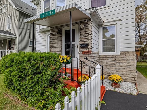 3rd image of 415 Shuart Ave