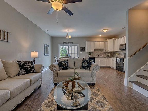 OPEN FLOOR PLAN LIVING AREA