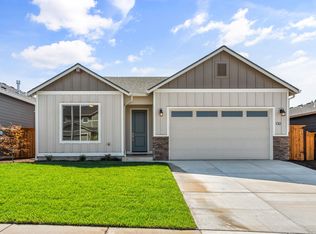 130 Valemont Dr #14, Eagle Point, OR 97524