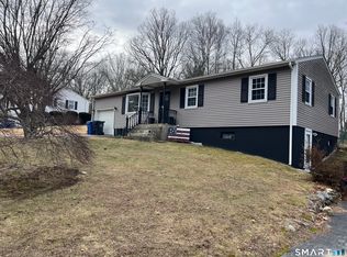 23 Green Valley Drive, Montville, CT 06370