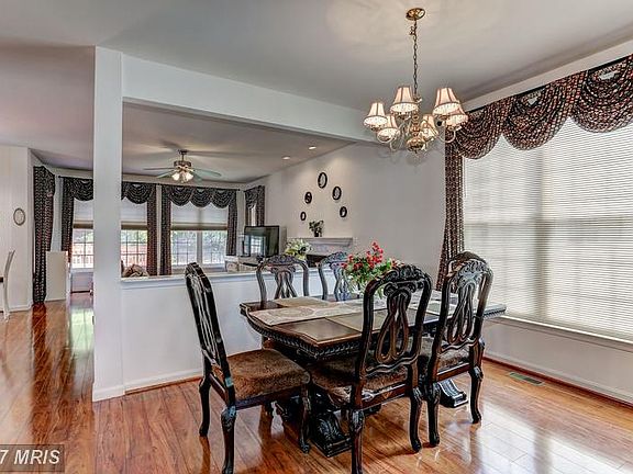 5th image of 17633 Deweys Run Ln