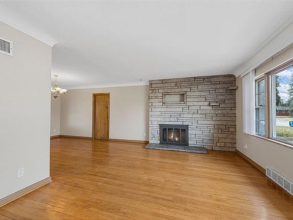 5th image of 8914 Berkay Ave