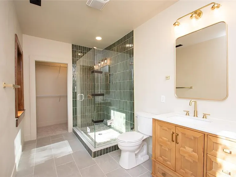 117 Montgomery Ave — Photo 53