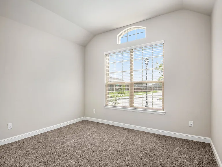 229 Dunmore Dr — Photo 16