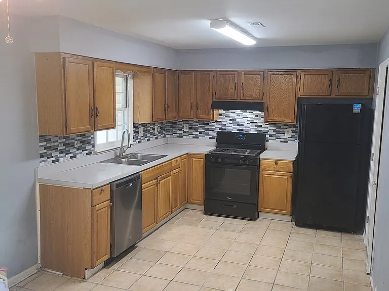 222 Timber Creek Ln SW — Photo 2